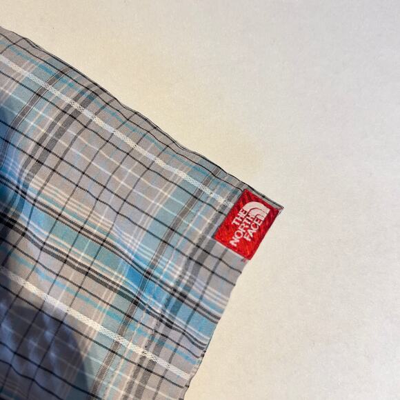 The North Face Button Shirt Men's Medium Zip Pocket "Seersucker-like" Grey Blue - Picture 4 of 13